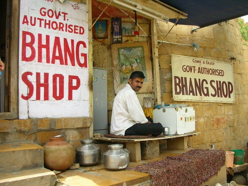 Bhang Shop in benaras yumandawesome.com